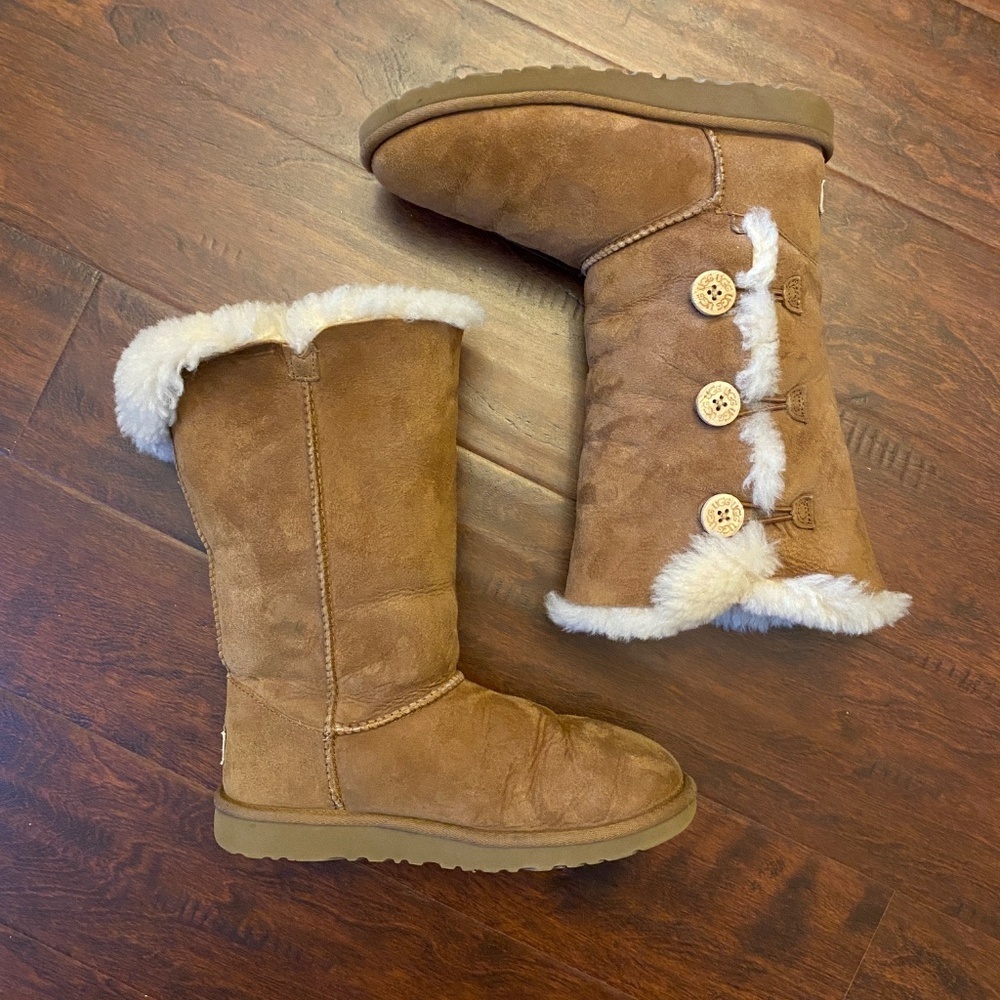 UGG Bailey Button Triplet Tall Boots Chestnut Size 5 - Picture 5 of 16
